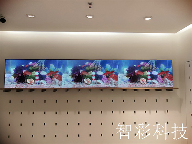 Lily服裝店LED顯示屏由上海智彩科技設計、安裝